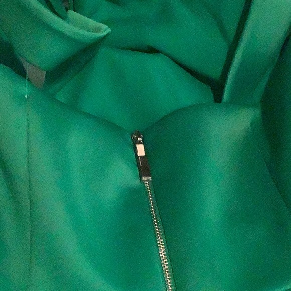 Ted Baker London Emerald Twist Front Halter mini dress. Size 2. Nwot - Picture 9 of 9